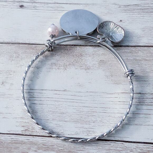 Silver Tone Handprint on my Heart Bracelet - Picture 3 of 4